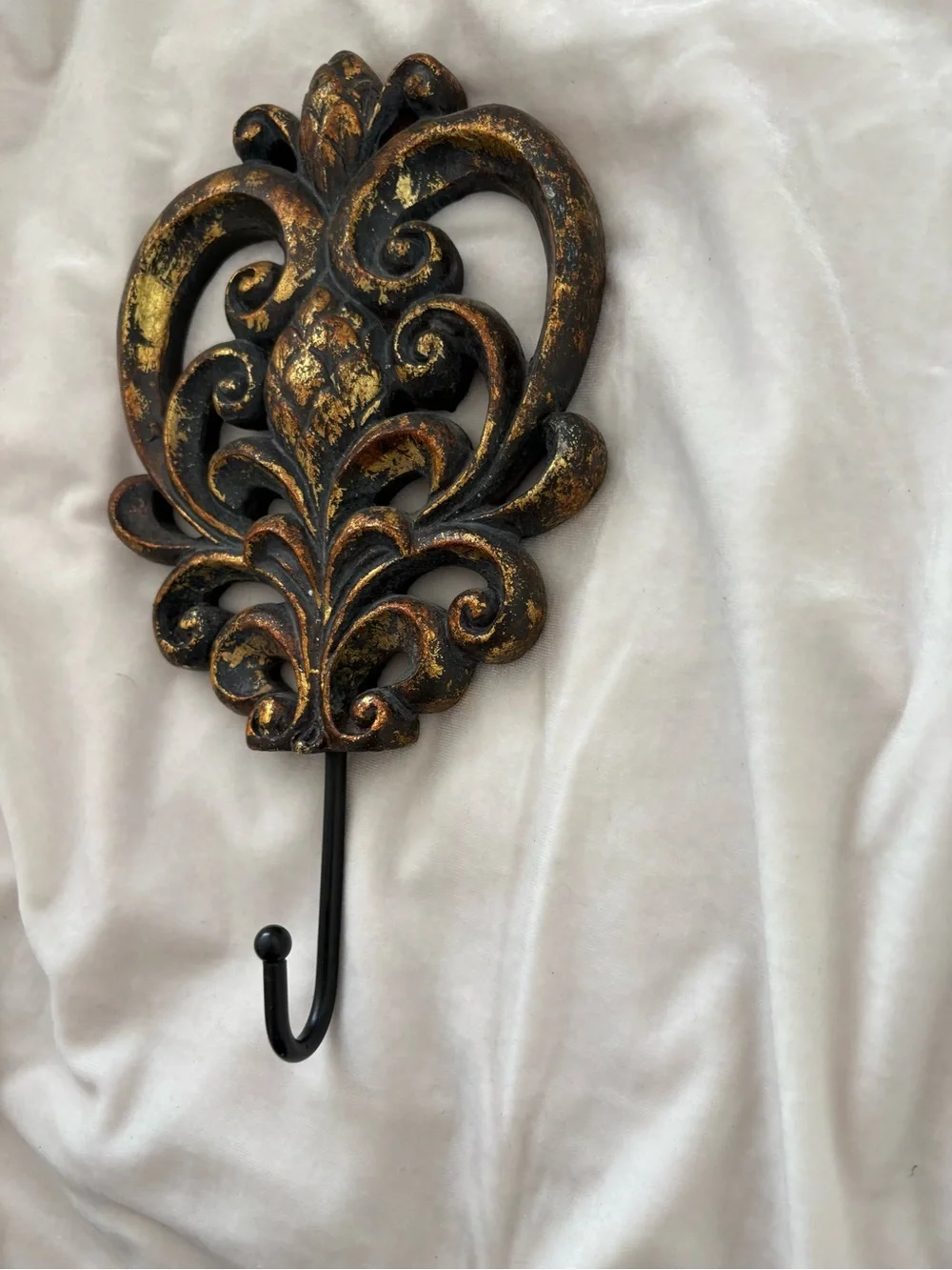 Vintage bronze baroque wall hook home decor metallic filigree